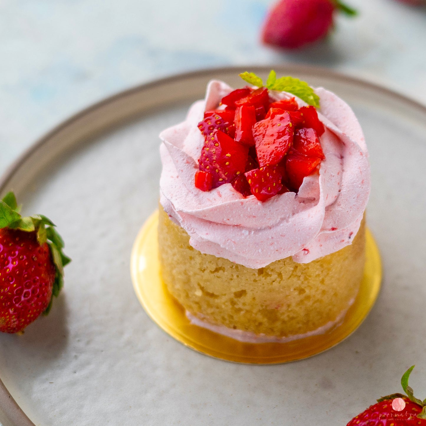 Dreamy Strawberry Mini cake