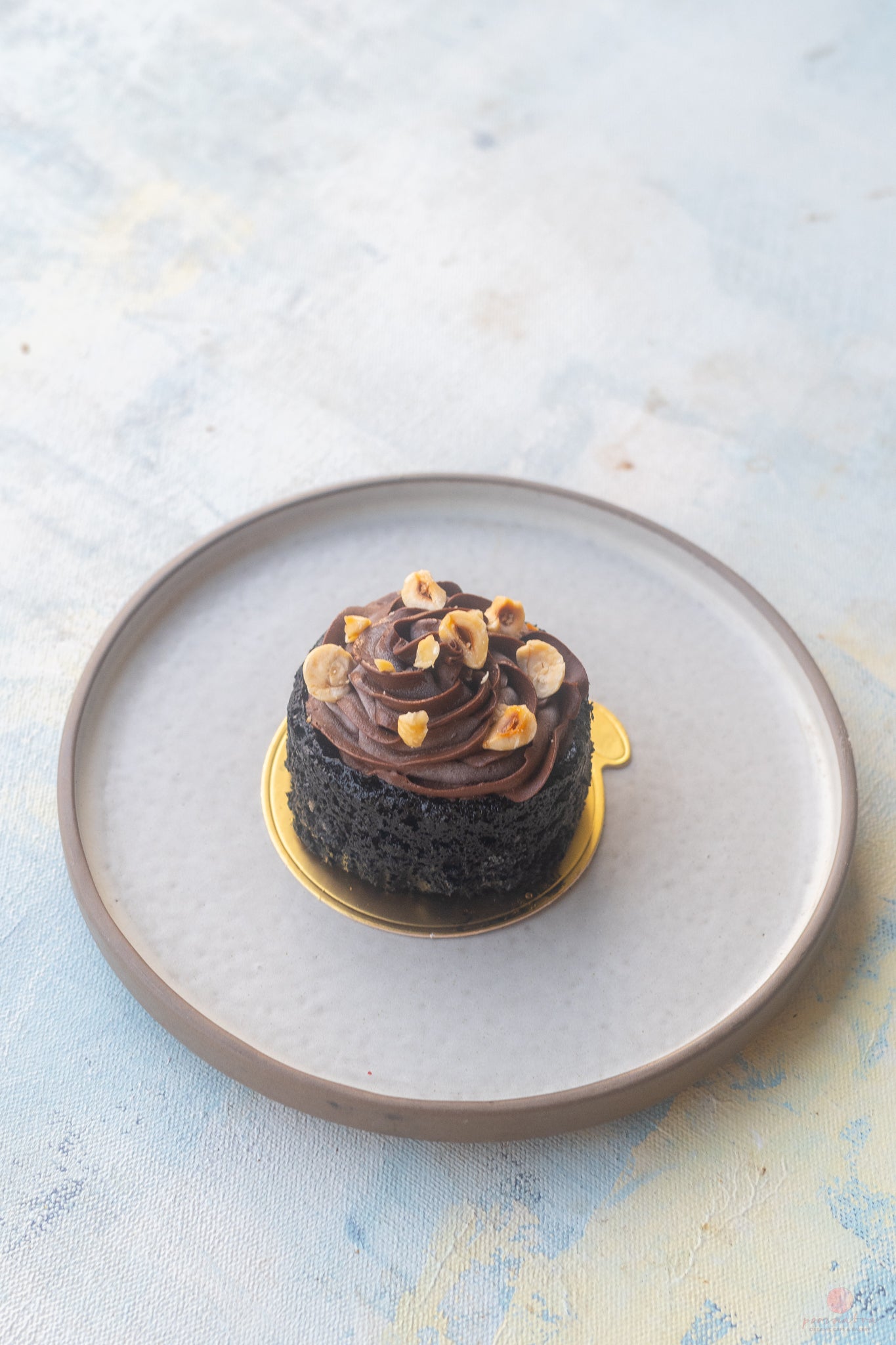 CHOCOLATE HAZELNUT MINI CAKE