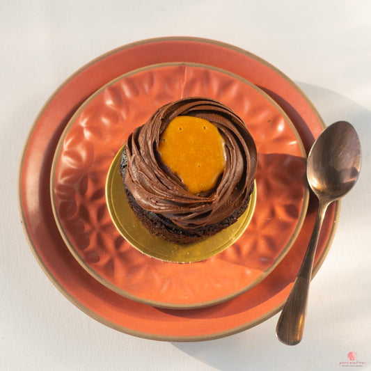 CHOCOLATE & SALTED CARAMEL MINI CAKE