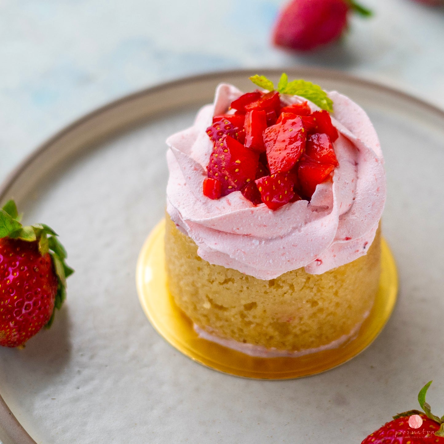 Dreamy Strawberry Mini cake (Vegan)